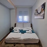 Queen Elizabeth Apartment *