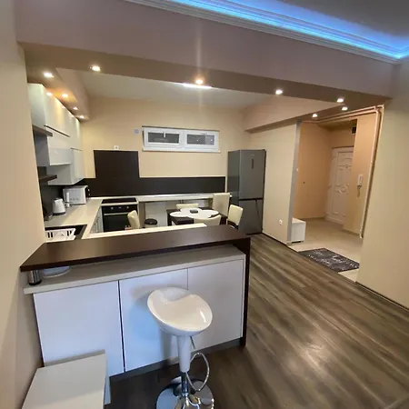 Modern City-center Apartment *