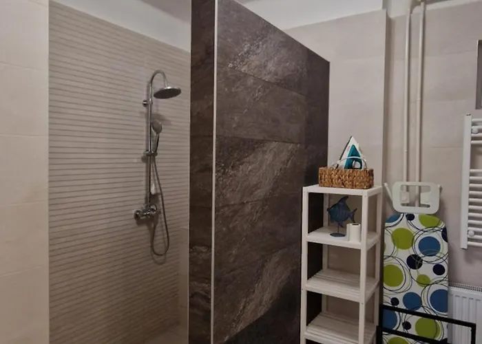Queen Elizabeth Apartment *